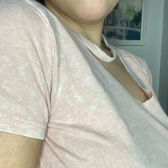 Basic Light Pink Hollister Shirt - Picture 5 of 8